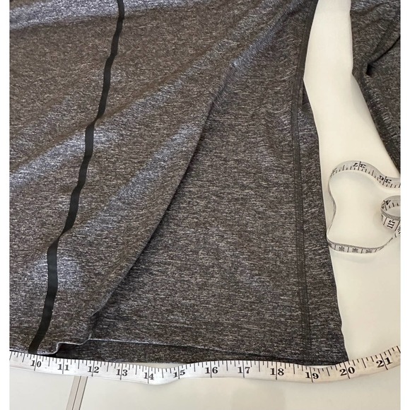 Women NWOT Nike XL stylish cool workout top athletic shirt, runs small fit mash - Picture 12 of 14